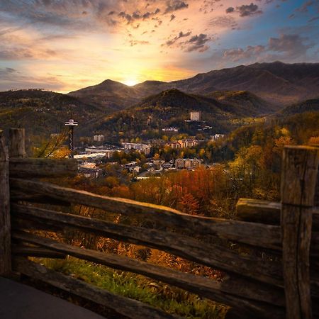 The Mason Jar, Hot Tub, Wifi, 1089 Free Tickets Each Paid Day, Dollywood And More! Pigeon Forge Esterno foto