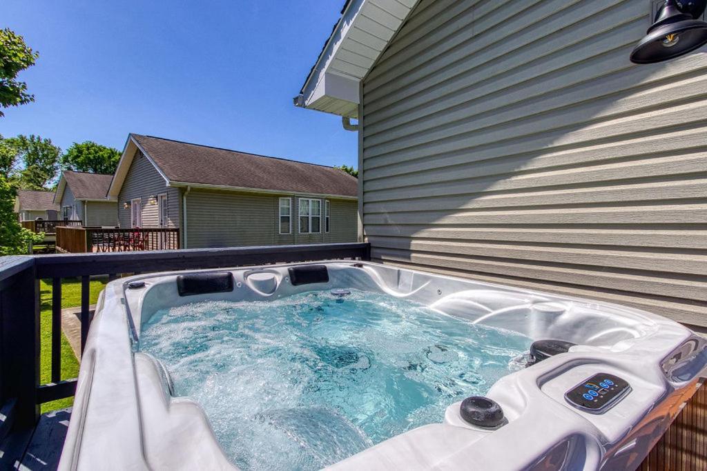 The Mason Jar, Hot Tub, Wifi, 1089 Free Tickets Each Paid Day, Dollywood And More! Pigeon Forge Esterno foto